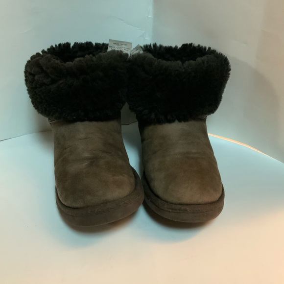 Ugg Classic Short - Picture 10 of 11